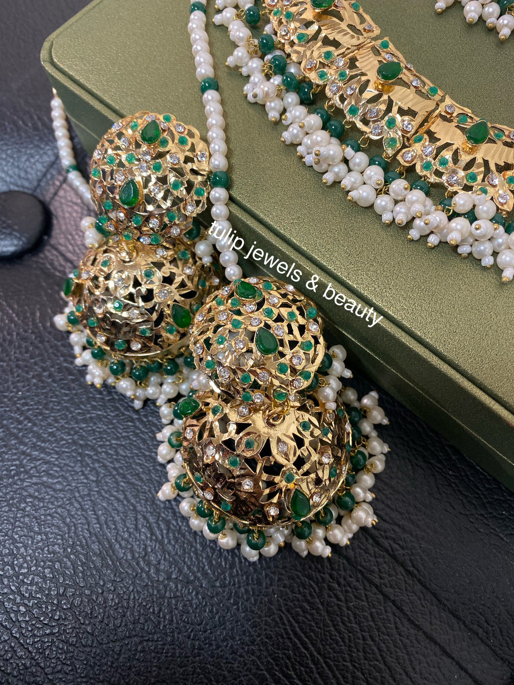 Indian Jewelry Set – Hyderabadi Emerald Necklace, Earrings and Tikka