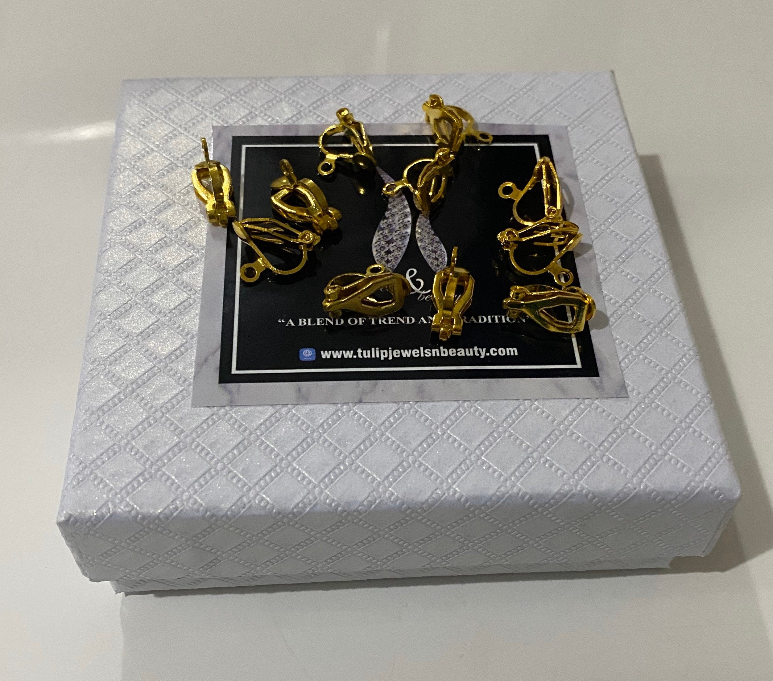 Indian Nose Ring Clip: Gold or Silver Plated Nath Hook (12x11mm)