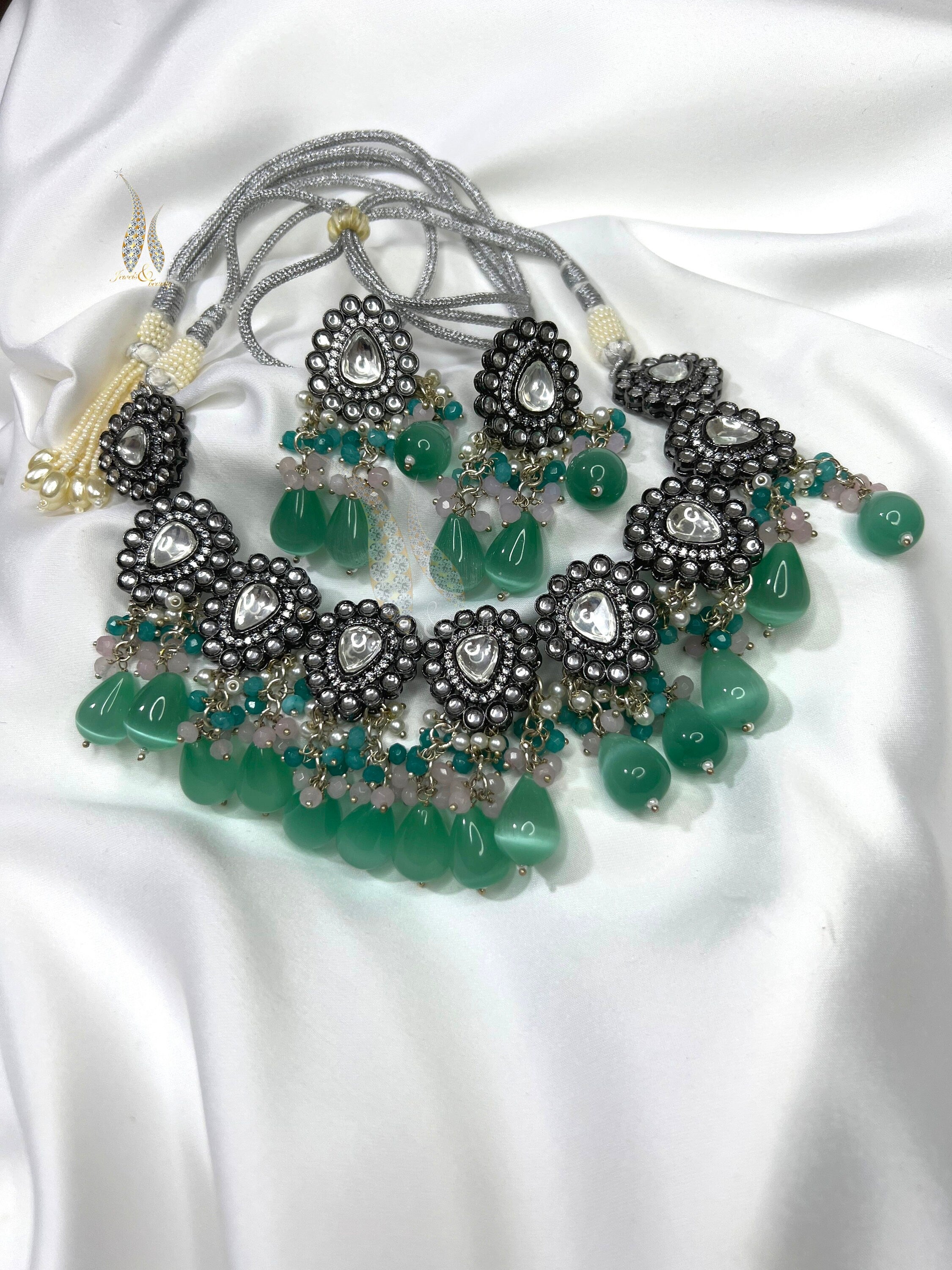 Kundan Indian Necklace Set: Handcrafted Wedding Jewelry