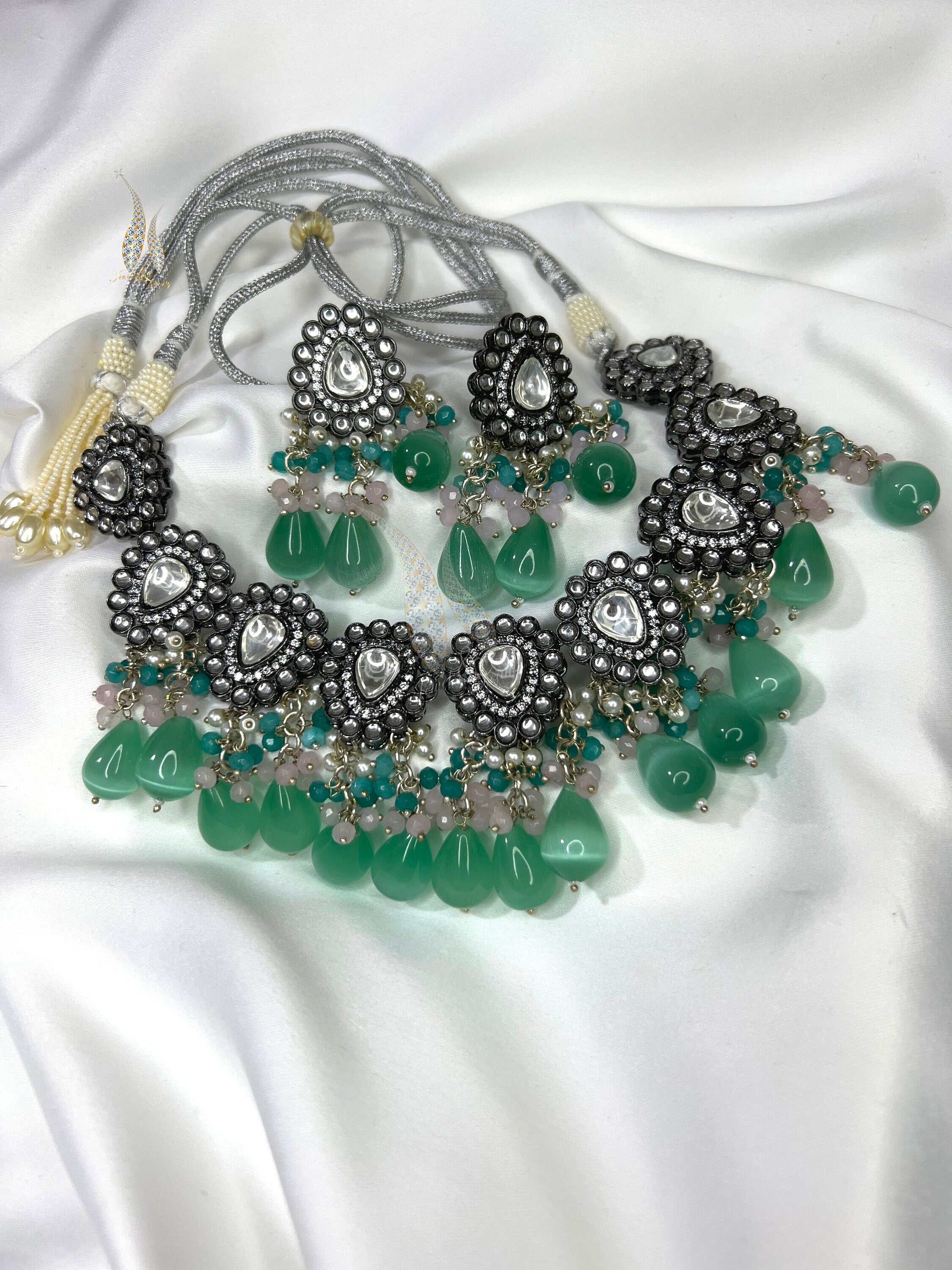 Kundan Indian Necklace Set: Handcrafted Wedding Jewelry