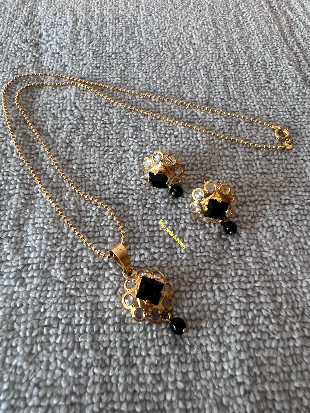 Gold Plated Pendant Set: Black Polki Stone Studs