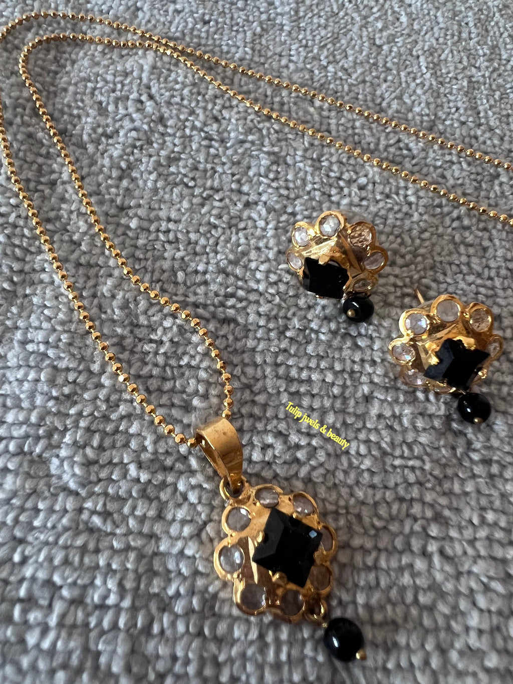 Gold Plated Pendant Set: Black Polki Stone Studs