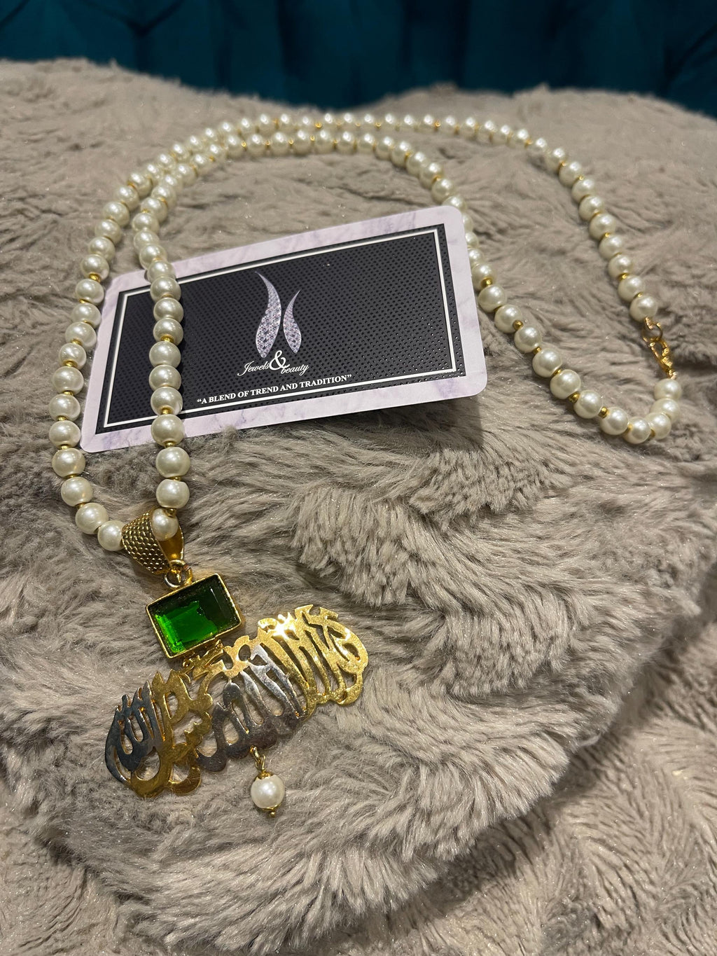 Two-Tone Kalma Pendant: Islamic Calligraphy Jewelry with Pearls