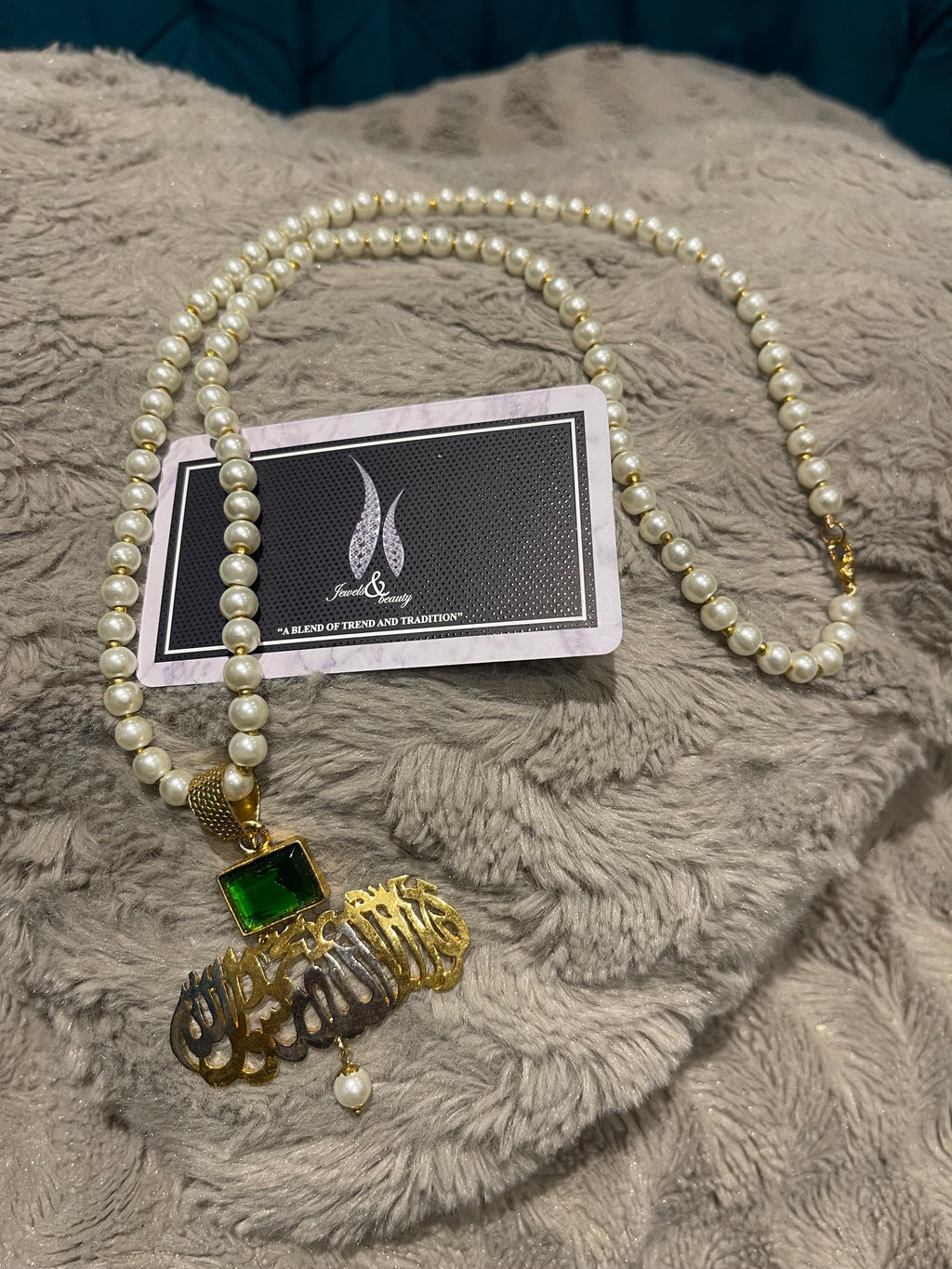 Two-Tone Kalma Pendant: Islamic Calligraphy Jewelry with Pearls