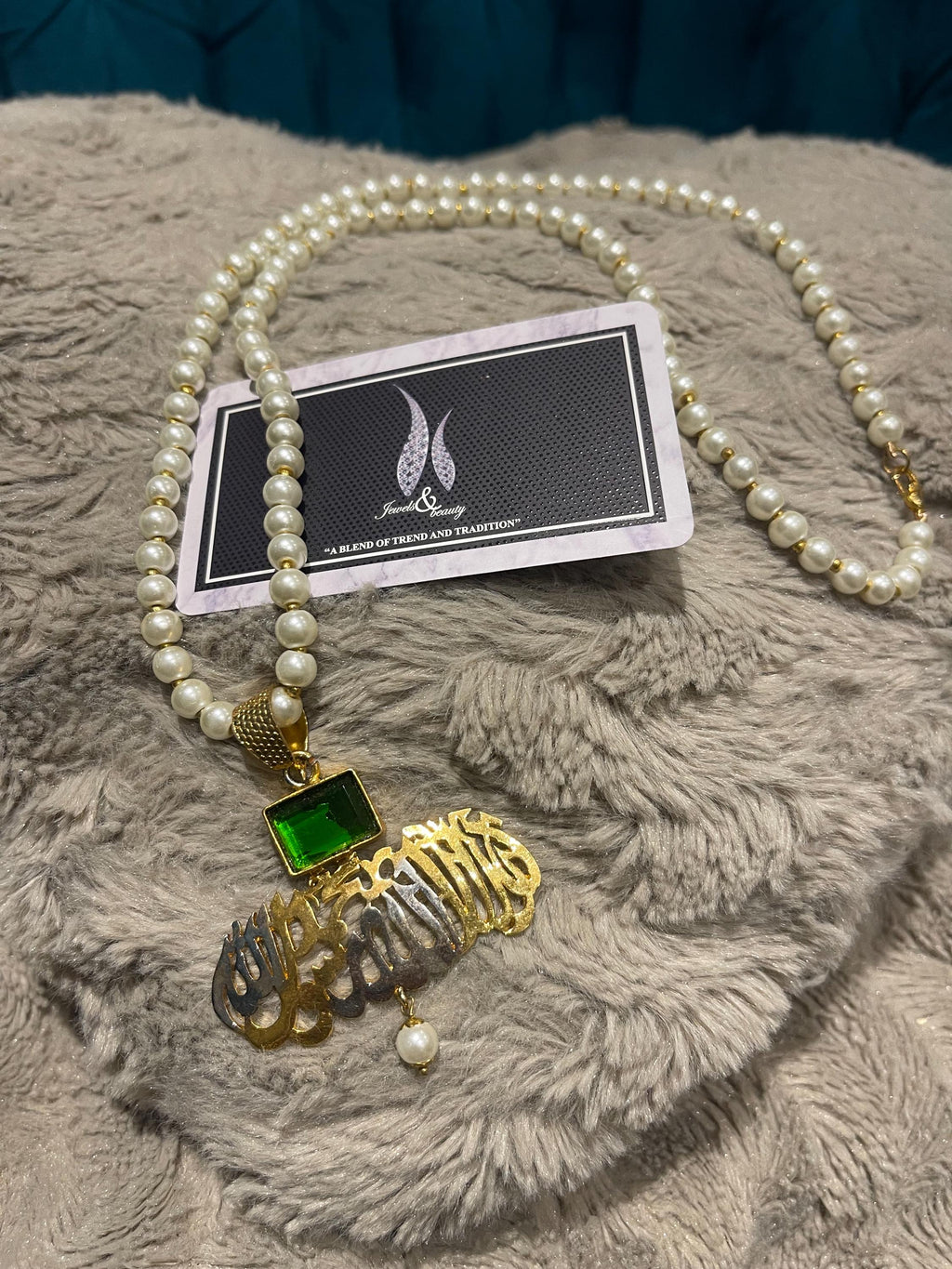 Two-Tone Kalma Pendant: Islamic Calligraphy Jewelry with Pearls