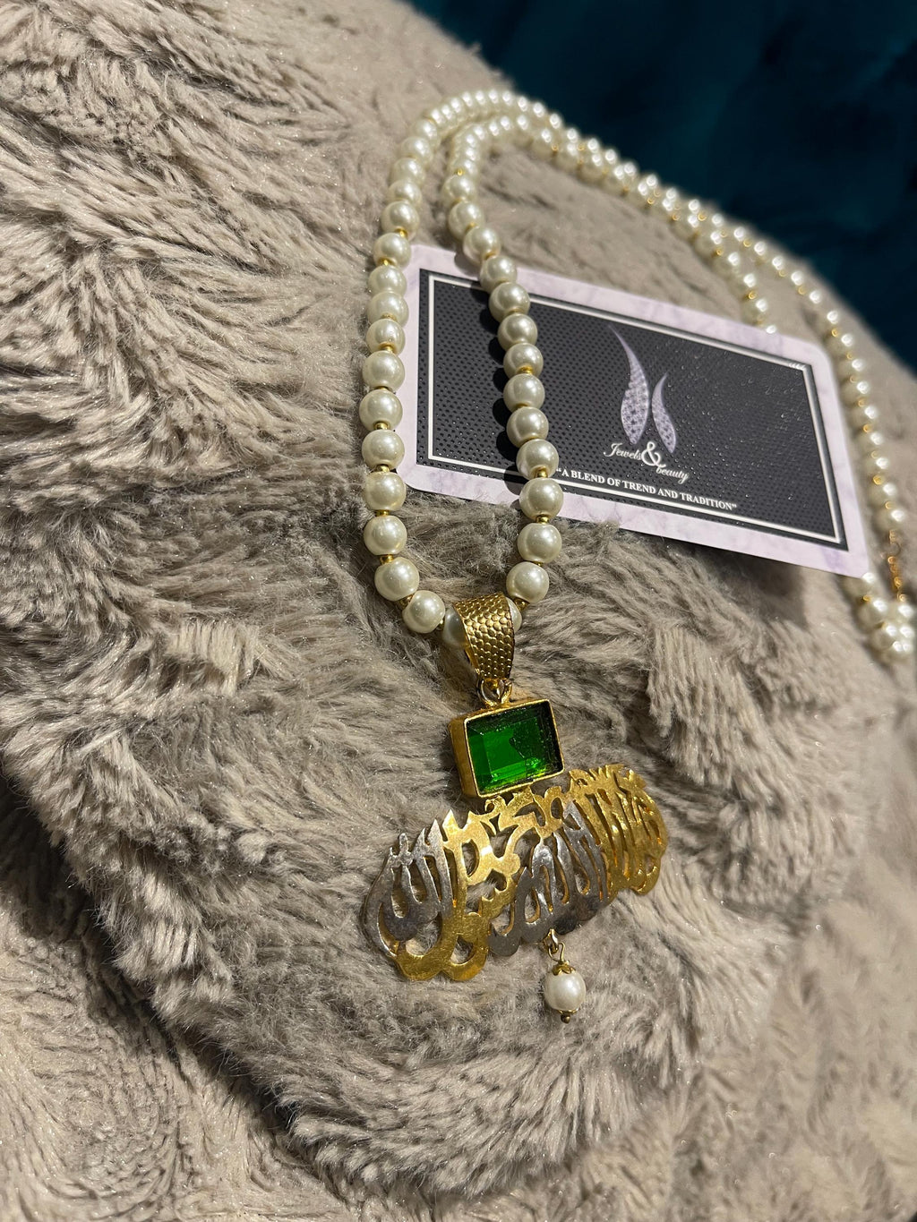 Two-Tone Kalma Pendant: Islamic Calligraphy Jewelry with Pearls