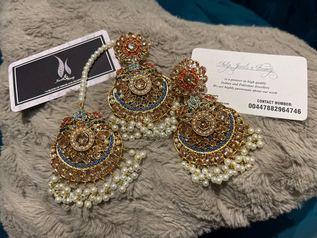 Earrings and tikka jewellery set, Indian jewelry, Pakistani Jewellery, sabyasachi inspired,