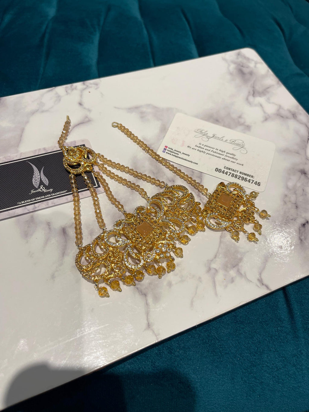 Gold-Plated Jhummar Tikka Set: Pakistani Bridal Jewelry