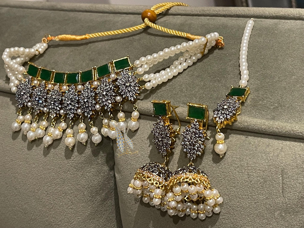 Emerald Green Indian Choker Necklace Set: Jhumki Earrings & Tikka