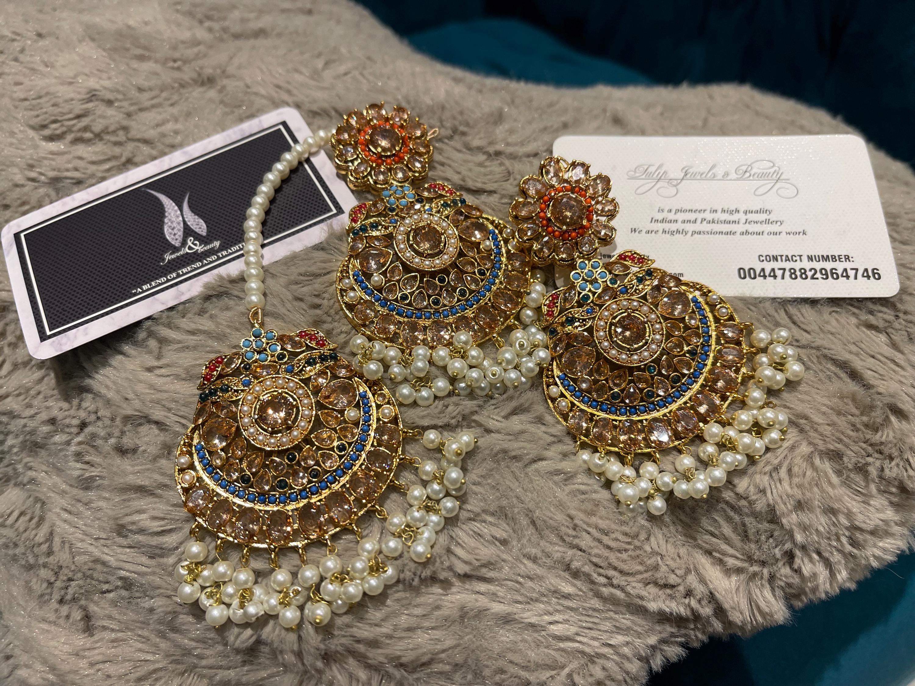 Earrings and tikka jewellery set, Indian jewelry, Pakistani Jewellery, sabyasachi inspired,