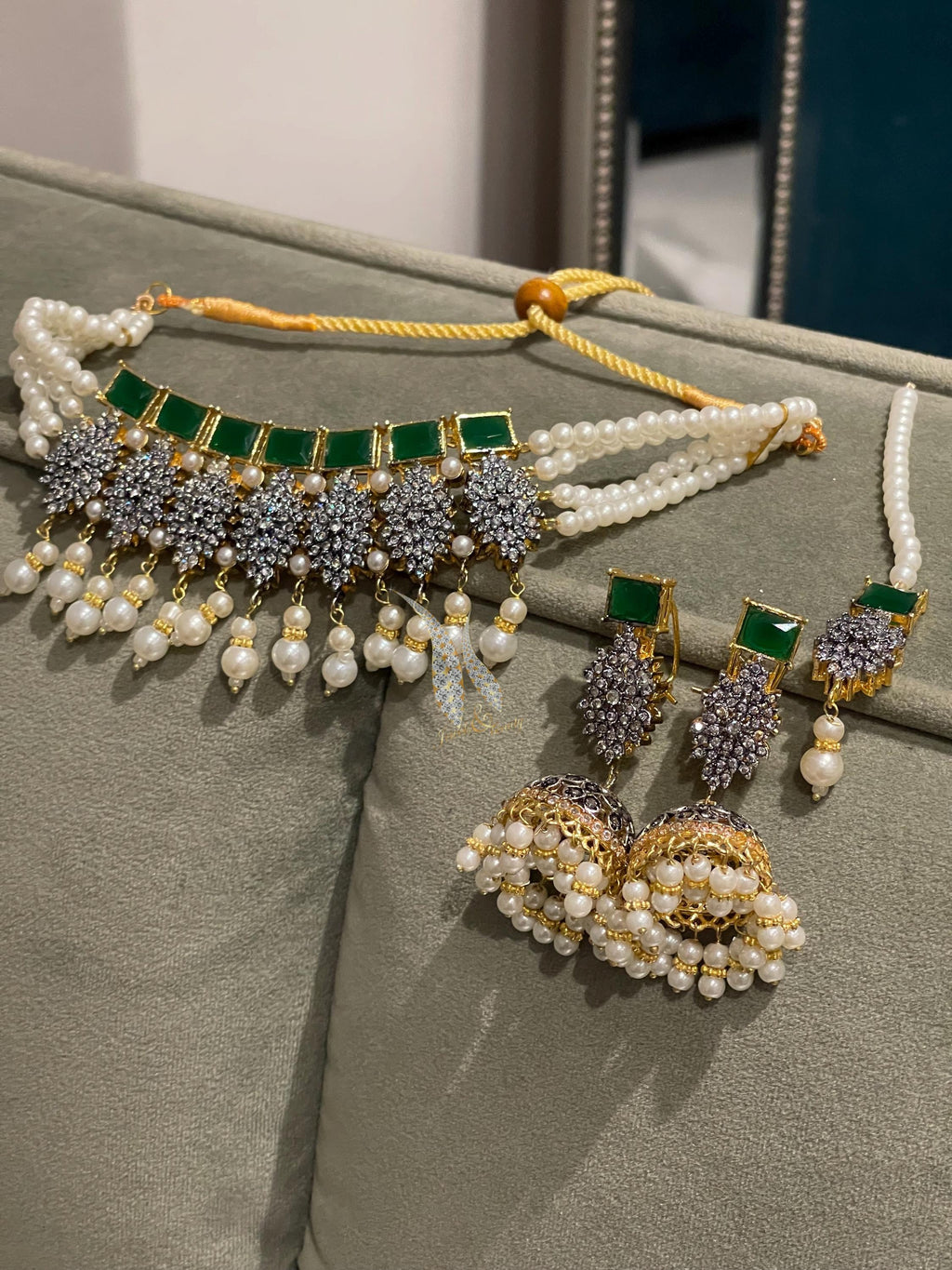 Emerald Green Indian Choker Necklace Set: Jhumki Earrings & Tikka